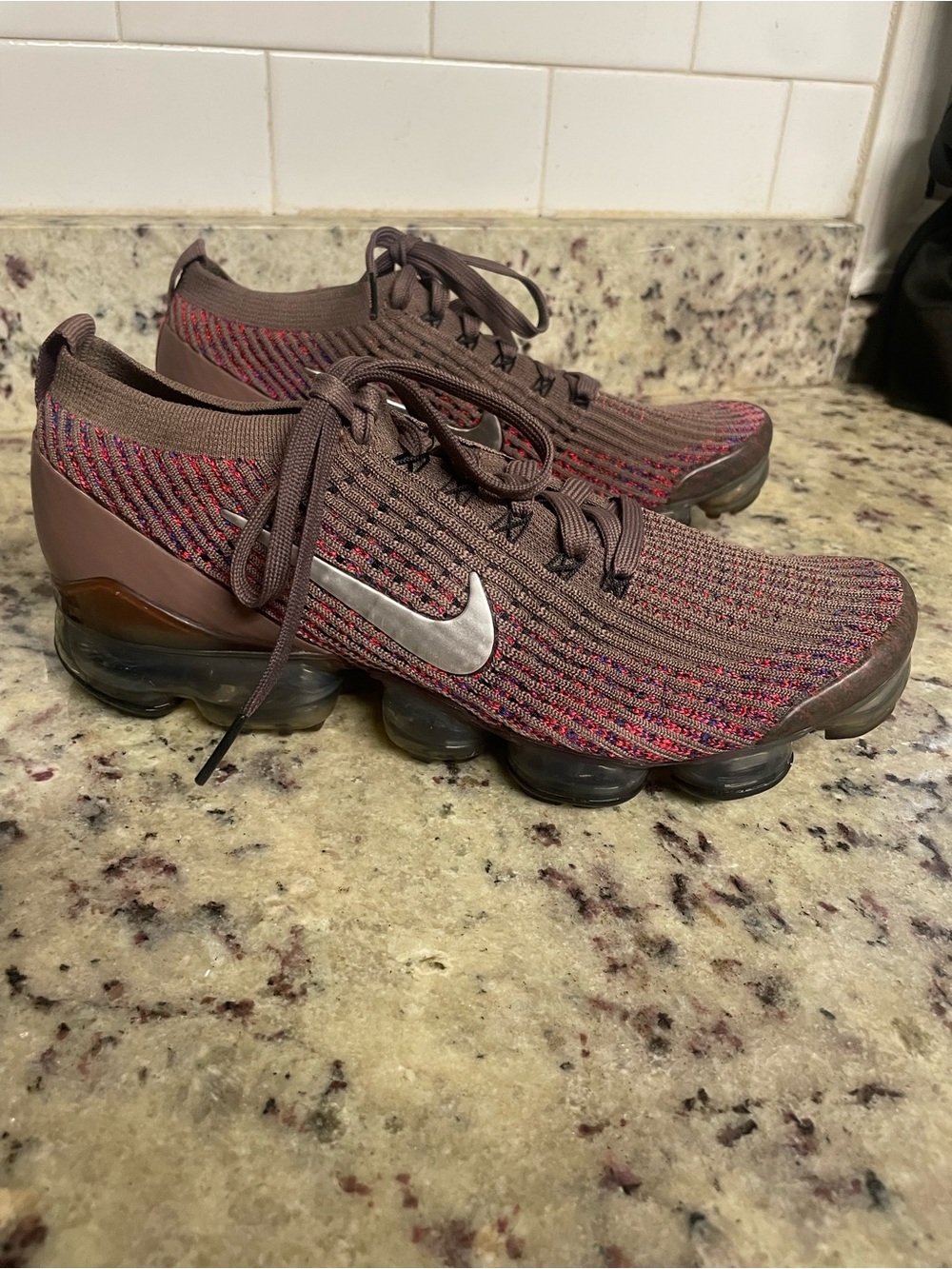 Nike Woman’s VaporMax Flyknit sneaker shoes Maroon Accents plum Eclipse  9.5